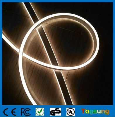 lumière néon flexible à double face à faible puissance 4,5w 8,5*18mm