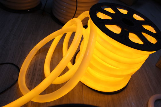 Vente à chaud décoratif jaune 24v 360 degrés rondes LED néon lumières flexibles