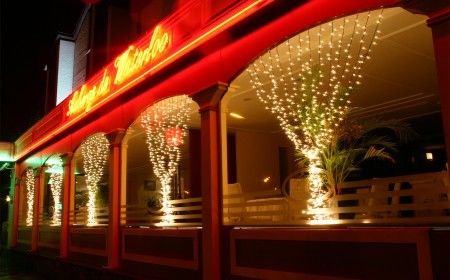 La plus vendue des lampes de rideau de Noël 12V pour les bâtiments