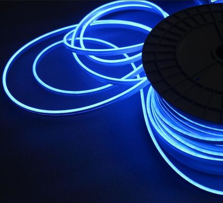 Mini émetteur de silicone latérale étanche à l'eau extérieure 12v LED néon flexible bande d'éclairage 6mm bleu