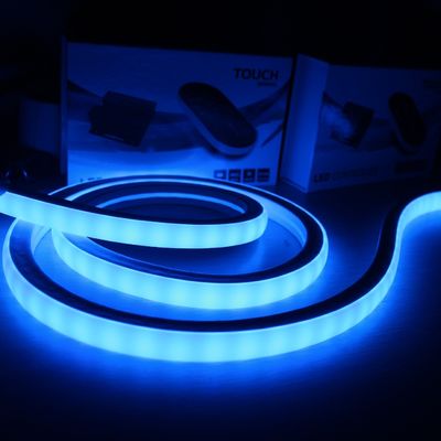 Décoratif imperméable à l'eau 24V LED RGB flexible bande de néon tube flexible corde Lumière carré 17x17mm